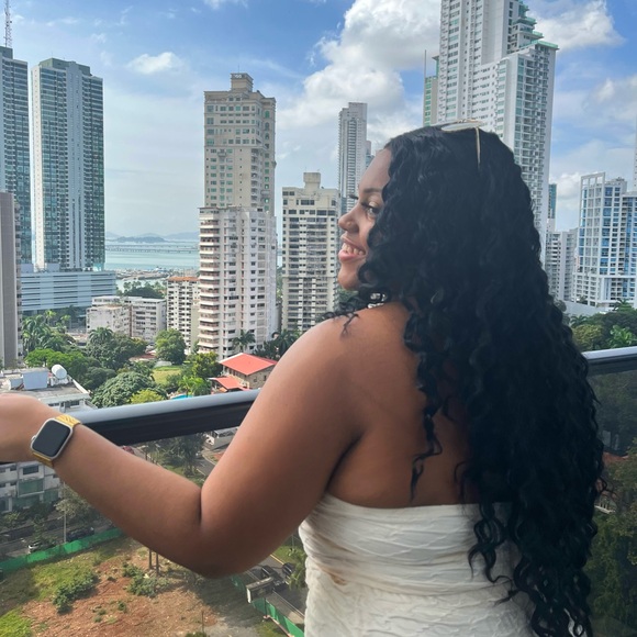 Meet your Posher, Abbyy 💗 - Picture 5 of 9